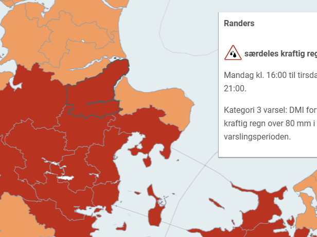 Varsel om særdeles kraftig regn i Randers Kommune. (Skærmbillede af dmi.dk, 21/7 kl. 11.00)