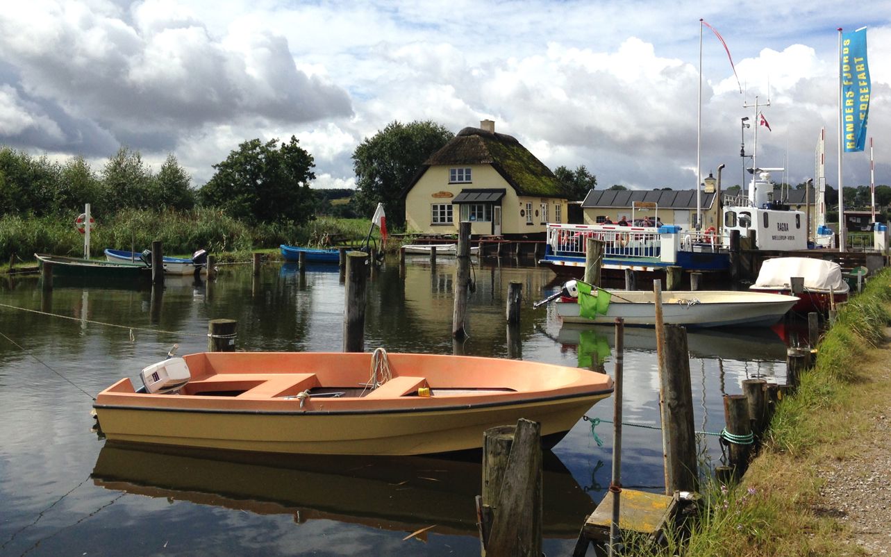 Ragna og færgestedet i Mellerup