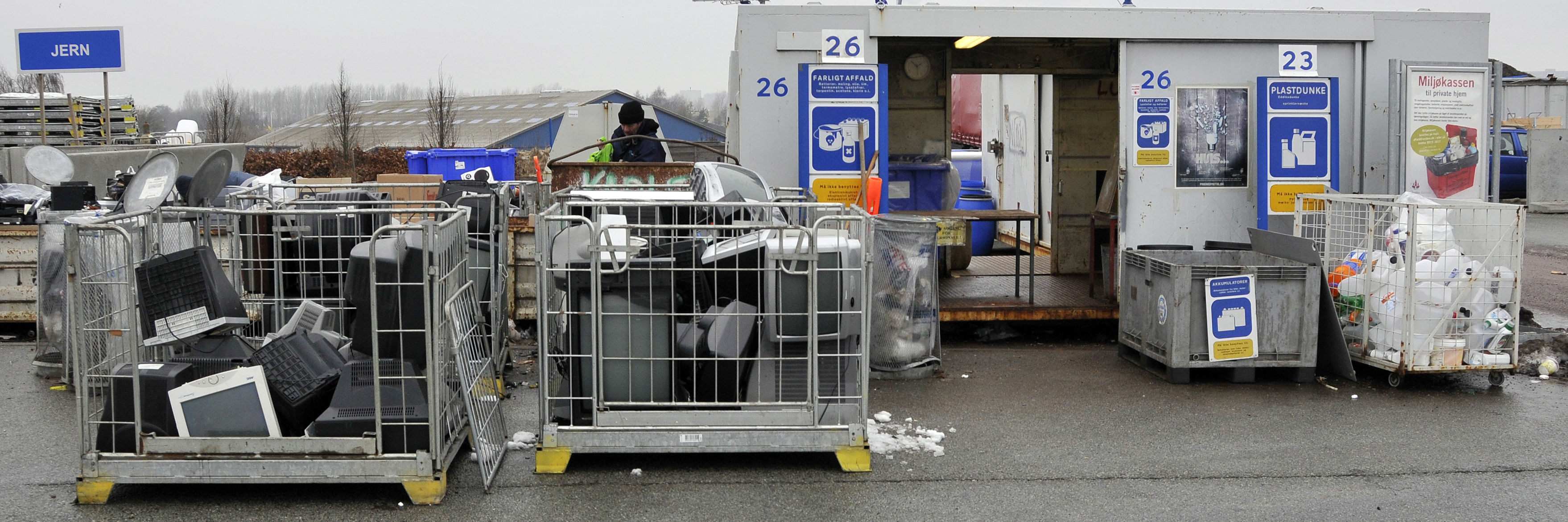 Bure med affald på genbrugspladsen